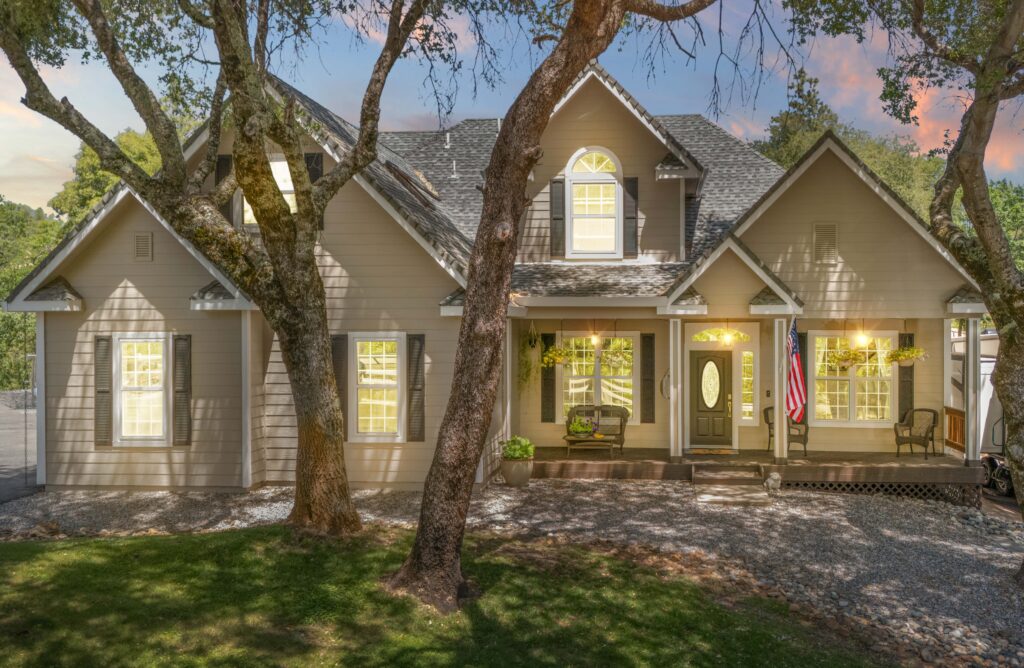 Giannini's home twilight-min-min